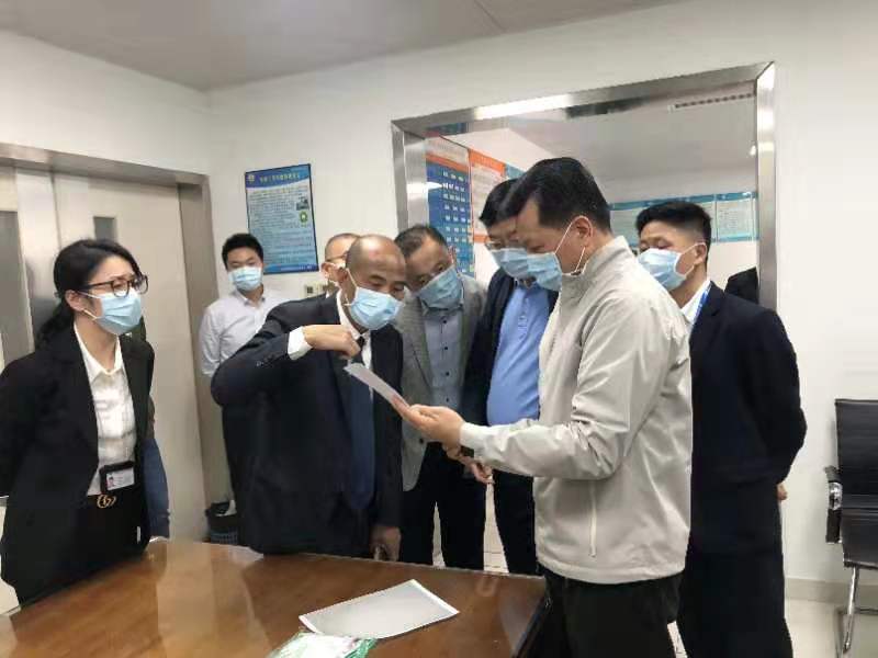 集团陈少群董事长到口岸一线督查指导防疫工作