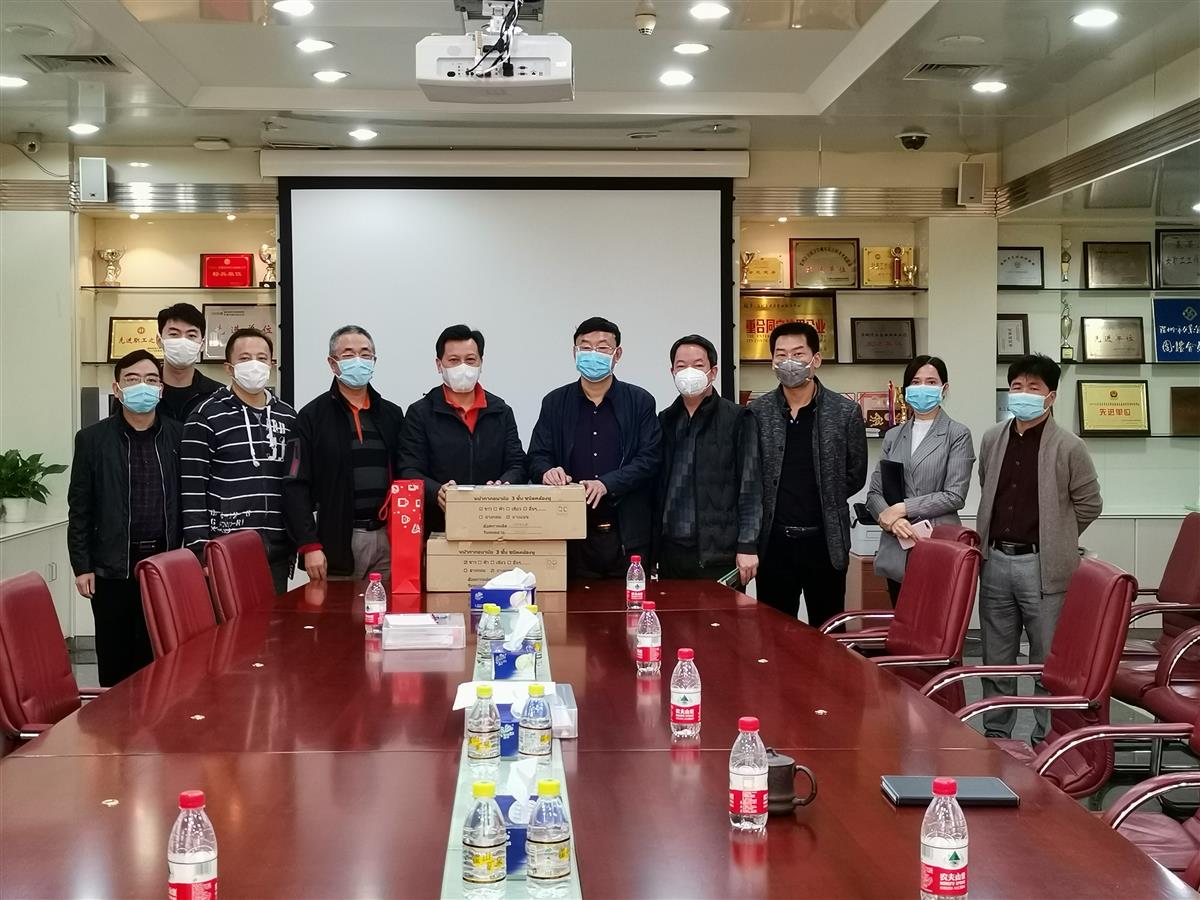 集团陈少群董事长在口岸公司检查指导疫情防控工作并赠送防疫物资